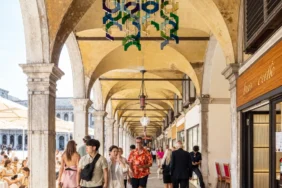 Feleksan-Onarin-Passaggi-Eseri-Venedikte-featured