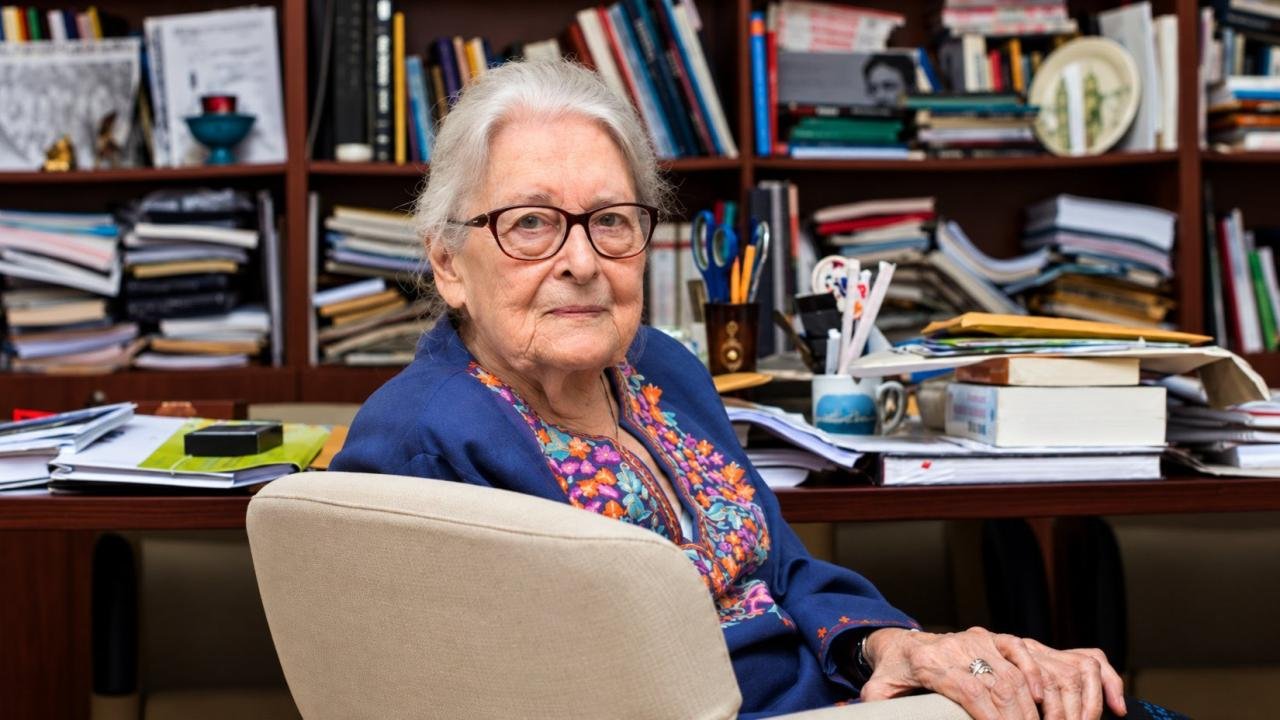 Felsefeci-Prof.-Dr.-Ioanna-Kucuradi-hayatini-kaybetti-featured